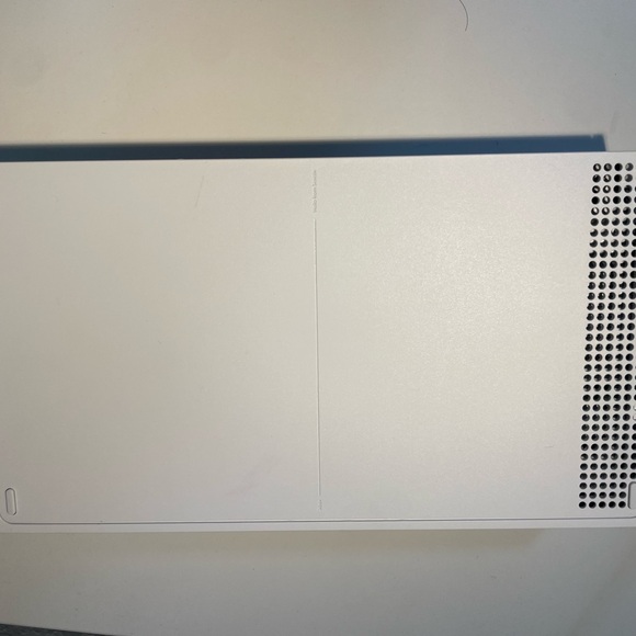 Microsoft Xbox Series S 512GB White Console (RRS00095) - Picture 9 of 10